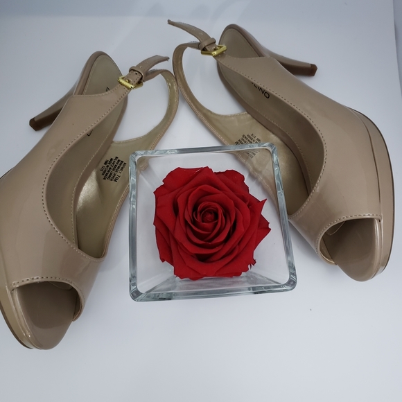 💥Nude Open Toe Bandolino Pumps - Picture 5 of 8